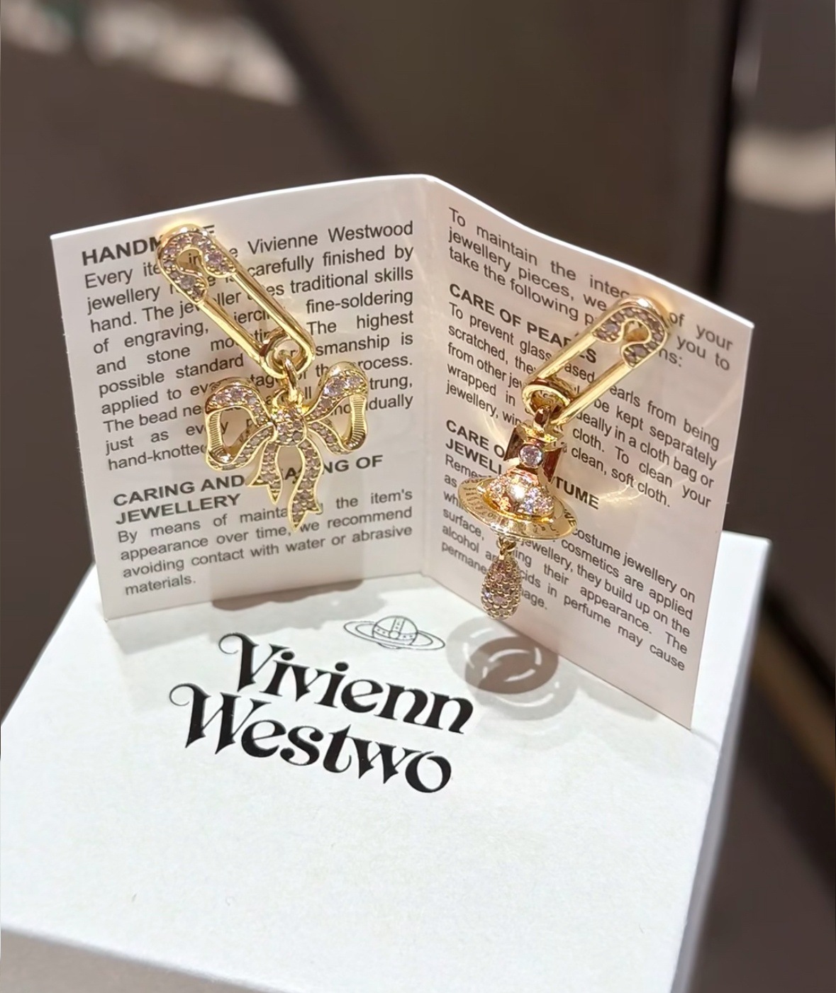 Bow chain necklace and earrings - Image 9